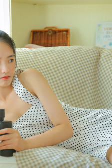 年轻女教师2